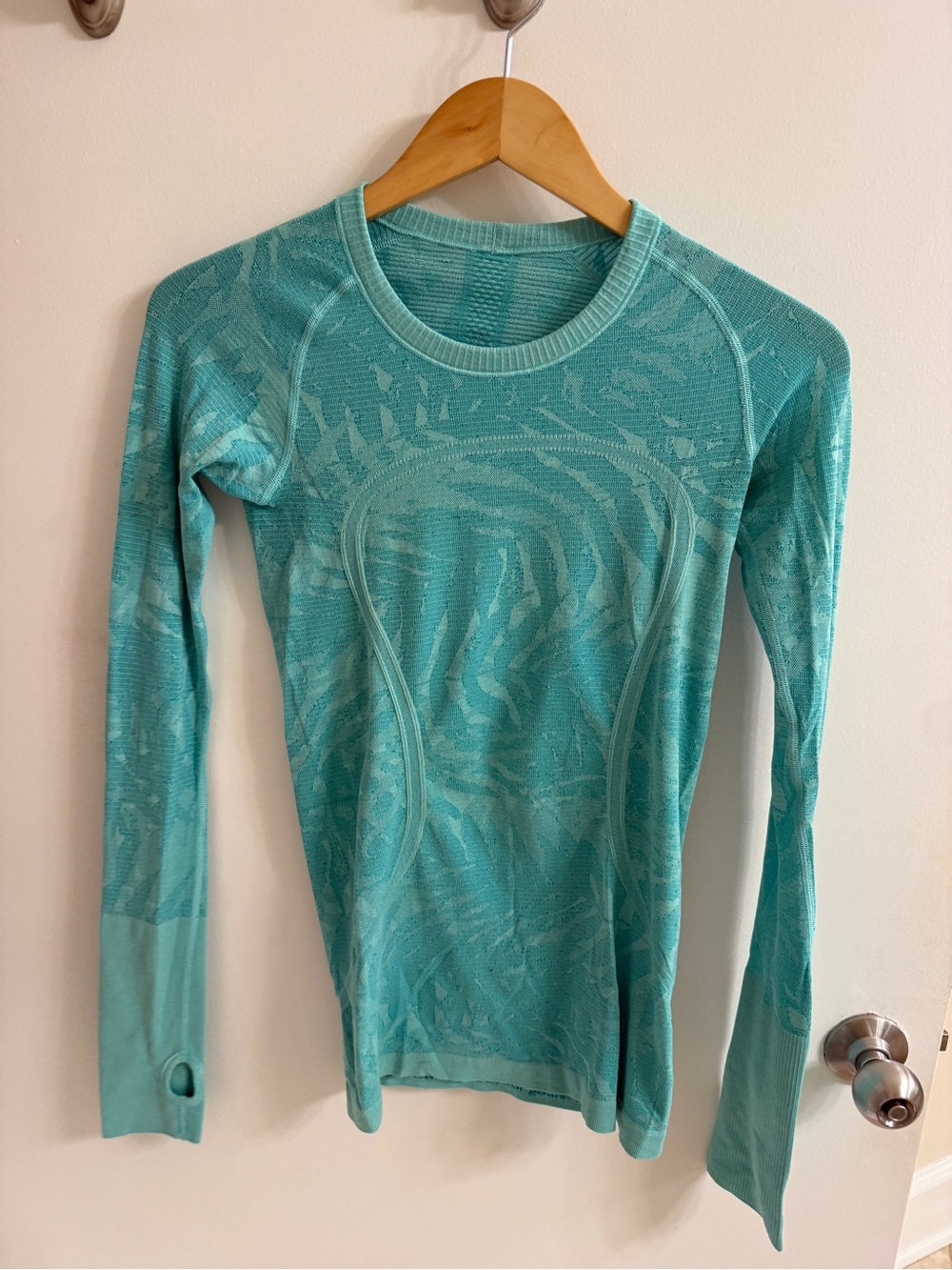 lululemon athletica Long-Sleeve Seamless Top in Teal